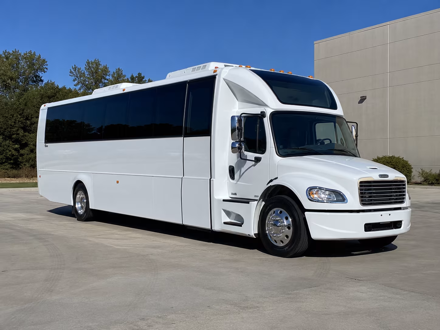 clemson 28 passenger party bus
