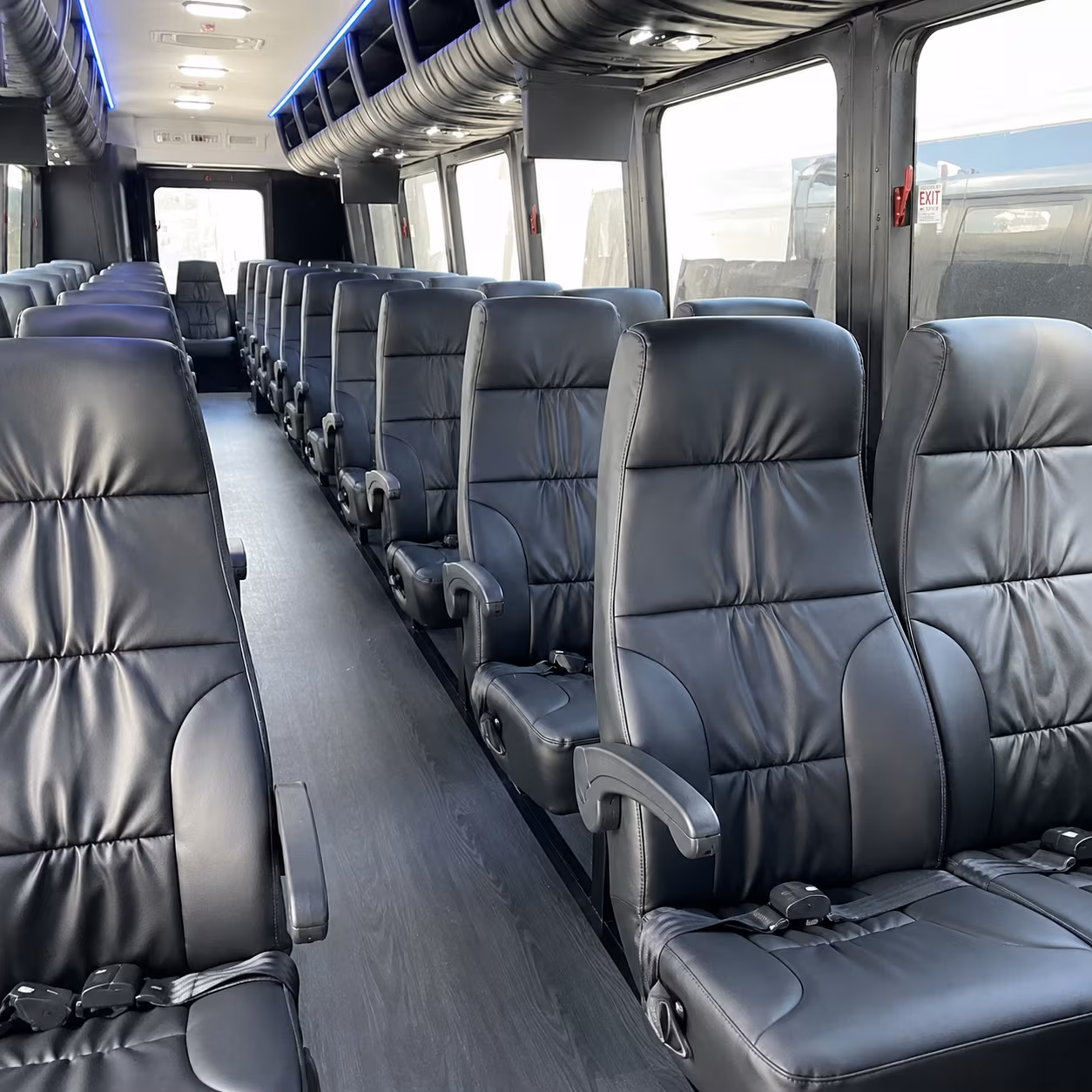 minibus rentals for small group wine tours near seneca and walhalla