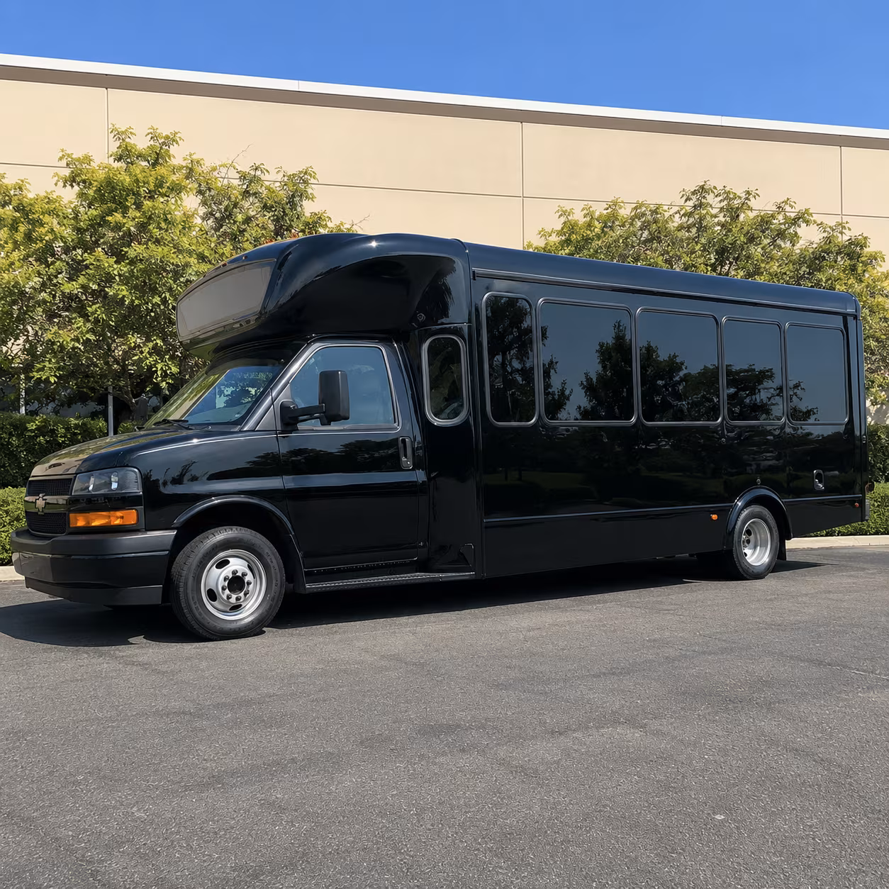 party buses for bachelorette wine tours around lake hartwell and clemson